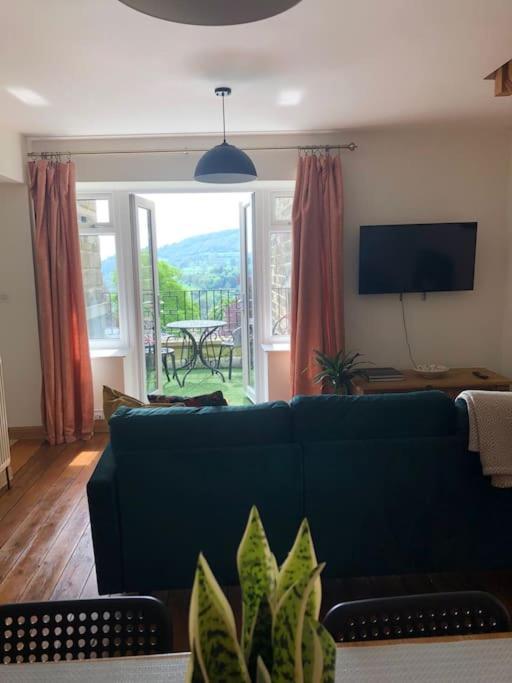 Hilltop House Is A Welcoming 2 Bedroom Property Matlock  Exterior foto